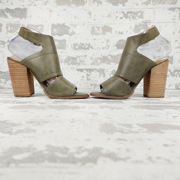 NEW DV Dolce Vita Brista Green Cream Leather Block Heel Sandals D272 - Picture 7 of 14